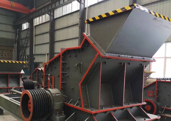 Hydraulic open box sand making machine